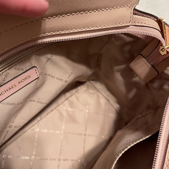 MICHAEL KORS PURSE - Picture 14 of 16